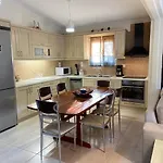 بيت للعطل Limnia Kondaraíni