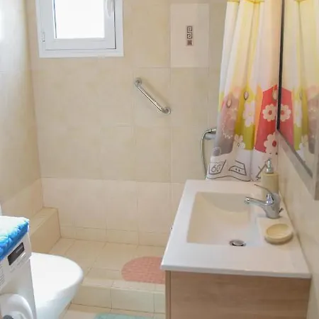 Limnia Casa de Férias Kondaraina